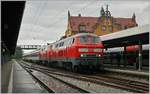 Ebenfalls (noch) ein Lindauer-Klassiker: die V 218 in Doppeltraktion vor internationalen IC/EC Zügen, wie diese 218 432-2 mit einer weitern V 218 bei der Ankunft des EC 192 von München nach
