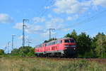 218 824-1 und 218 835-7 hatten am 24.7.18 bei besten Wetter auslauf bekommen und fuhren gemeinsam durch Berlin Wuhlheide gen Süden.

Berlin 24.07.2018