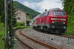 Abfahrt von 218 432-3 mit dem RE 22321, Donaueschingen - Ulm, im Bahnhof von Fridingen an der Donau am 31.05.2019.