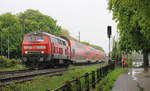 218 496 mit IRE nach Stuttgart am 08.05.2017 kurz nach Verlassen von Lindau Hbf.