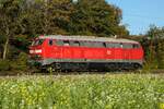 218 835 als Dienstzug mit Karacho am 27.20.2022 von. Rosenheim Richtung München bei Eglharting gespachtelt.