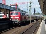 218 447 fhrt aus einem S-Bahngleis in Hannover ein (23.8.2007)