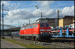 Die Diesellok 218 429 (DB) war am 24.02.2024 auf dem Heimweg von Niebüll nach Kempten, als sie in Würzburg die Grombühler Brücke passierte. Die Maschine hatte einige Wochen im  echten Norden  auf der Marschbahn ausgeholfen. 