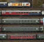 218 212-9 mit Sonderzug (nach Pankow) auf der linken Rheinstrecke Richtung Mainz, aufgenommen am 09.11.2004 insgesamt 10 Waggons, u.a.