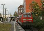 218 158-4 wartet am 16.10.2008 als RB Richtung Ahrensburg in Hamburg-Hasselbrook auf neue Fahrgste.
