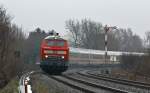 218 379-6 und 218 344-0 ziehen am 28.02.2010 einen IC nach Westerland durch Weddingstedt.