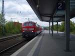 Die 218 833-2 und 218 825-8 fuhren am 05.05.2010 mit einem kapputen ICE3 durch Aachen Rohte Erde.