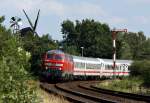 218 397 und 218 386 passieren am 27.07.2009 mit einem IC nach Westerland die Aurora genannte Weddingstedter Mhle.
