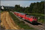 218 436-4 mit einem Sdbahn-IRE bei Aulendorf, 22.08.10