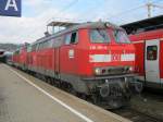 Am 23.10.2010 warteten 218 491-9 und 218 495-0 mit ihrem IC 119 in Ulm auf die Ausfahrt nach Innsbruck.