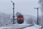 218 363-0 und 218 345-7 ziehen am 19.12.2010 IC 2074 nach Westerland an der Doppelformsignalkombination von St.