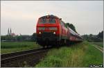 218 440 mit einem Pilgerzug in der Nhe von Alttting. (11.06.2011, Altttng)