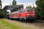 218 252-1 mit Regionalzug am 23.06.2011 nach berquerung des Mittellandkanals bei Peine 