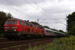 218 371-3 + 218 xxx-x mit einem InterCity in Halstenbek am 29.07.2011