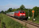 Die 218 465 mit dem IC Rottalerland am 15.06.2013 unterwegs bei Hrlkofen.