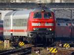 218 428-1 erreicht mit RE27005 die Gleisanlagen des Passauer Hauptbahnhofes; 131012