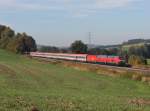 Die 218 403, die 218 426 und die 1016 031 mit einem EC am 19.10.2013 unterwegs bei Thann-Matzbach.