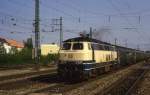 218437 in voller Fahrt am 12.9.1987 um 16.12 Uhr mit einem Schnellzug nach Zürich durch München - Pasing.