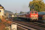 Am frühen Morgen fahrt 218 451-3 (Baujahr : 1977) ab mit einem Leerfahrt Goslar-Bad Harzburg von Bahnhof Goslar am 3-10-2014.