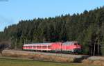 218 460-4 und 143 640-1 mit dem RbZ 26861 (Freiburg(Brsg)Hbf-Villingen(Schwarzw)) bei Rötenbach 3.12.15