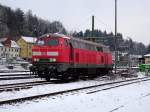 218 272-3 steht am 03. Januar 2016 auf Gleis 31 im Bahnhof Kronach.