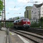 BR 218 155-0 fährt am 24.04.2018 um 16:19 durch Ulm Hbf.