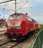 29.08.2022,07:15 Uhr: 218 402-6  Pidder Lüng  schiebt zum vorletzten Mal den morgendlichen IC 2414 von Hamburg Hbf nach Burg/Fehmarn und zurück durch Ahrensburg. Morgen, am 30.08.2022 ist Schluss auf der Vogelfluglinie. Die Strecke wird gesperrt, zurückgebaut und in ca. 7 Jahren mit neuer Trassenführung und eletrifiziert wieder eröffnet. 218er werden wir dann mit Sicherheit nicht mehr auf der Strecke sehen. Deshalb:  Pidder  machs gut - wir werden Dich und Deine Artgenossen hier im östlichen Schleswig-Holstein sehr vermissen. Ohne 218er werden die KBS 104 und 140 langweilig werden.