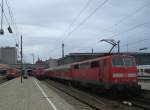 Die 111 018 mit einem RE und die 218 376 und die 218 467 am 01.12.2007 in Mnchen HBF.