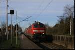 218 330-9 und eine Schwesterlokomotive ziehen am 9.02.2008 einen IC Richtung Hamburg  durch Tornesch