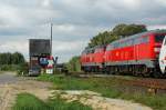 218 209-5 und 218 486-0 passieren am 16.08.2008 mit ihrem IC nach Westerland den Posten 186 in West-Bargum nrdlich von Langenhorn.