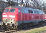 Die 218 355-6 beim Rangieren im Kieler Hbf.(15.01.05)