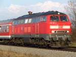 DB 218 461-2 zieht am 07.04.2009 einen RE in Richtung Kaufering.