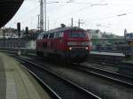 218 436-4 wartet am 14.4.2009 in Ulm auf Rangiererlaubnis um aufs Abstellgleis zu rollen.