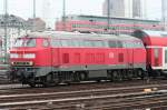 Die 218 415-8 zieht einen RE aus Glauburg Stockheim nach Frankfurt a.M.