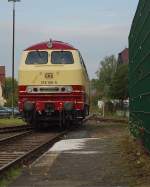 218 105-5 nach dem Umsetzen im Bahnhof Frankenberg(Eder) Diese Lok zog vermutlich am Wochenende des Kurhesenbahnfestes die meisten Blicke auf sich. Aufgenommen am 23.10.2010. Damit beende ich auch meine Bilderreihe zum Thema 120 Jahre Burgwaldbahn.