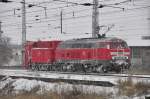 vom Rumdienst zurck und 218 139 mu an der Einfahrt des Bf Stralsund warten am 02.12.2010