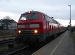218 139-4 zu Ersatzfahrten mit RB 11661 fr BR 644 in Rheinbach, kurz vor der Abfahrt um 16:31 Uhr. 12.1.2011