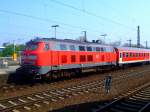 218 151-9 schiebt am 15.04.2009 einen Nahverkehrszug vom Bahnhof  Kln Messe-Deutz, der Endbahnhof war nach Deutzerfeld aufs Abstellgleis.