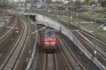 15.4.2012 Berlin-Gesundbrunnen. 218 345-7 - vor kurzem als Schlusslok mit IC 2427 angekommen - auf dem Innenring, durchfhrt gleich die berfhrung der Stettiner Bahn.