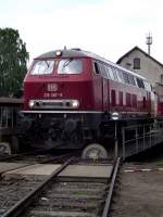 218 387-9 steht am 11.05.13 in Darmstadt Kranichstein auf der Drehscheibe