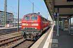 Nachschuss auf 218 494-3 und 218 491-9, welche am 09.04.2015 den IC 118 (Innsbruck Hbf - Münster (Westf.) Hbf) von Lindau bis in den Kopfbahnhof von Stuttgart brachten und ihn hier an die ES 64 U2-007 übergaben. Nun befinden sich die beiden Maschinen sich auf der Fahrt ins BW Stuttgart-Rosenstein um eine Pause zu machen.