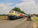 Railsystems RP 218 480-2 + 218 469-5 mit Kesselwagen nach Großkorbetha, am 11.07.2016 im Tanklager Emleben.