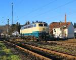 218 460-4 der Westfrankenbahn überführt sich am 30.12.2016 selbst von Bremen Sebaldsbrück nach Aschaffenburg. Aufgenommen in Lispenhausen.