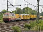 NeSA 218 105-5 (NVR: 92 80 1218 105-5 D-NeSA) am 29.07.2016 mit einem Schweerbau Schienenfräszug Porta Westfalica Richtung Löhne passierend.