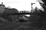 218 105-5 fuhr am 05.03.17 einen Leeren Reisezug von Rottweil nach Gera. Hier ist der Zug in Pößneck zu sehen.