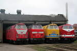 219 003-1 Weimar 14. Okt 2006 zum Eisenbahnfest
außerdem sind 219 084-1, 229 100-3 und 229 188-8 zu sehen, Negativ Scan