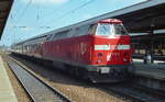 219 070-0 konnte auf einem Zwischenstopp in Magdeburg im Jahr 2001 fotografiert werden,  Negativ Scan