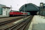 219022 bei Dresden Hauptbahnhof, 21. Maerz 1999.