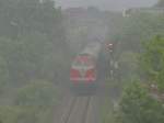 In Rauchschwaden eingehllt durchfhrt die MEG 302 am 25.05.2013 als Schlusslok am DPE 32861 (Nordhausen - Weimar) Erfurt Nord.