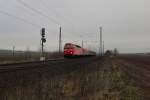 Der Advent-Express Sonderzug nach Erfurt hat Göttingen pünktlich verlassen. Am 14.12.2013 gezogen von 219 084-8. Aufgenommen bei Obernjesa.